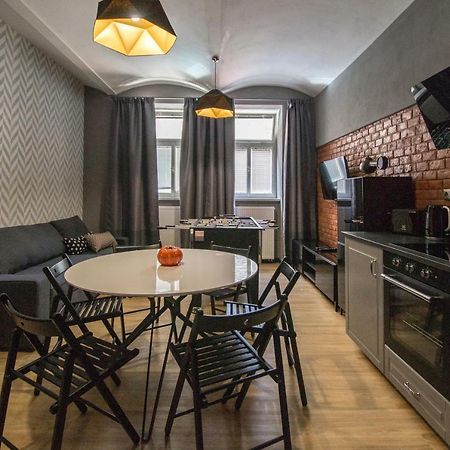 3Bdr Ruterra Apt With Table Football Praga Zewnętrze zdjęcie